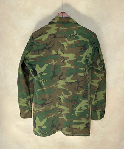Small Long. Authentic USMC 1969 US Army vintage Erld camouflage Vietnam jungle jacket. Military-AJ357 Studio