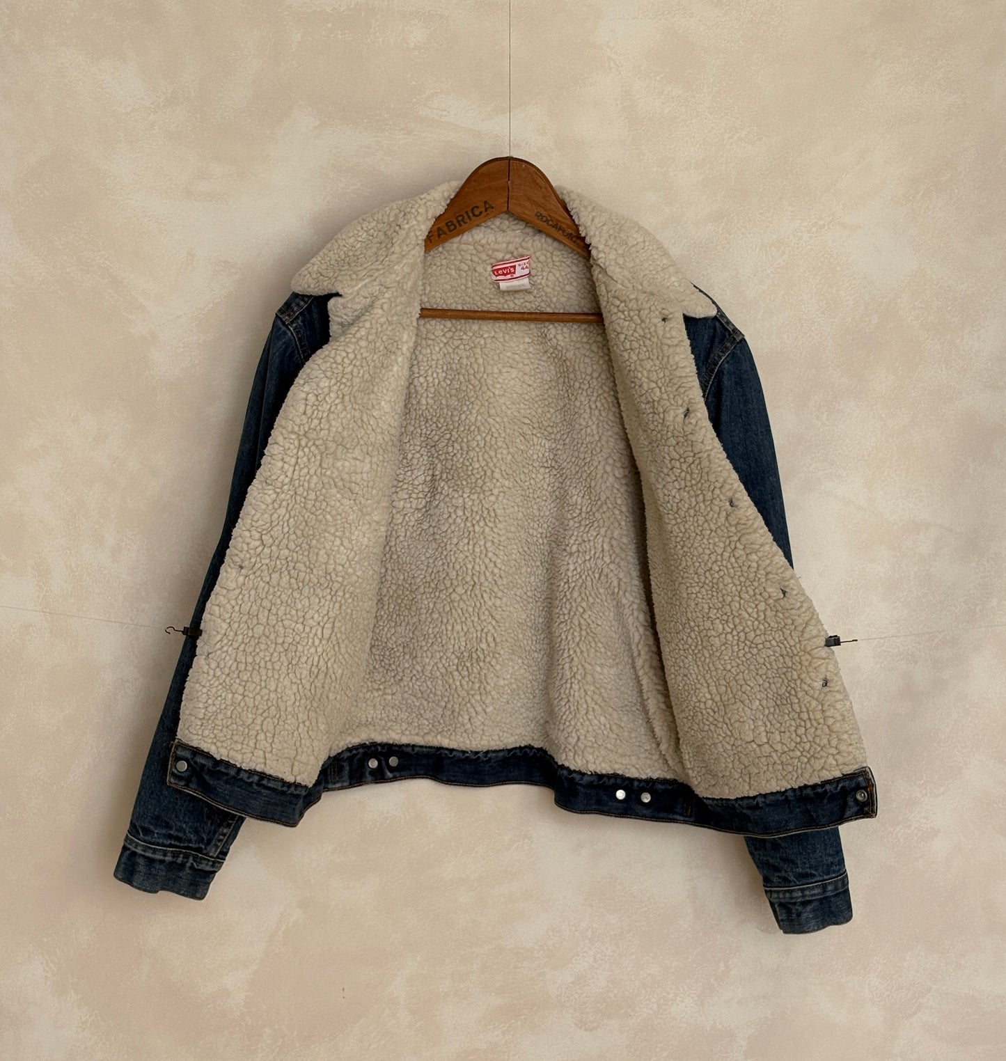 Size 44US / 54EU. 2 pockets Vintage Levis fleece-sherpa Jacket Made in USA.