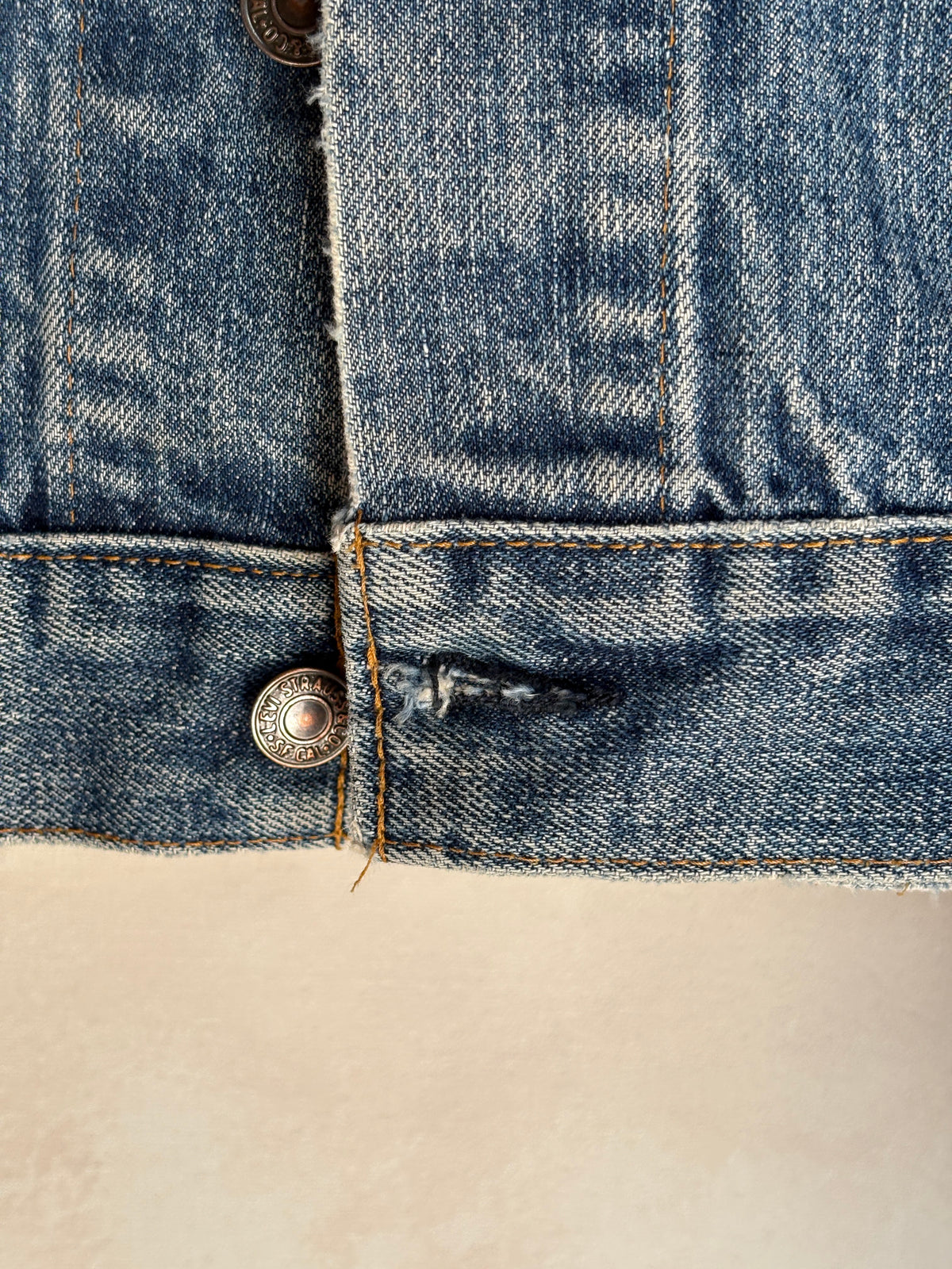 Vintage 70s Levi’s denim jacket – 2 pocket trucker made in USA – size 40 US / 50 EU-AJ357 Studio
