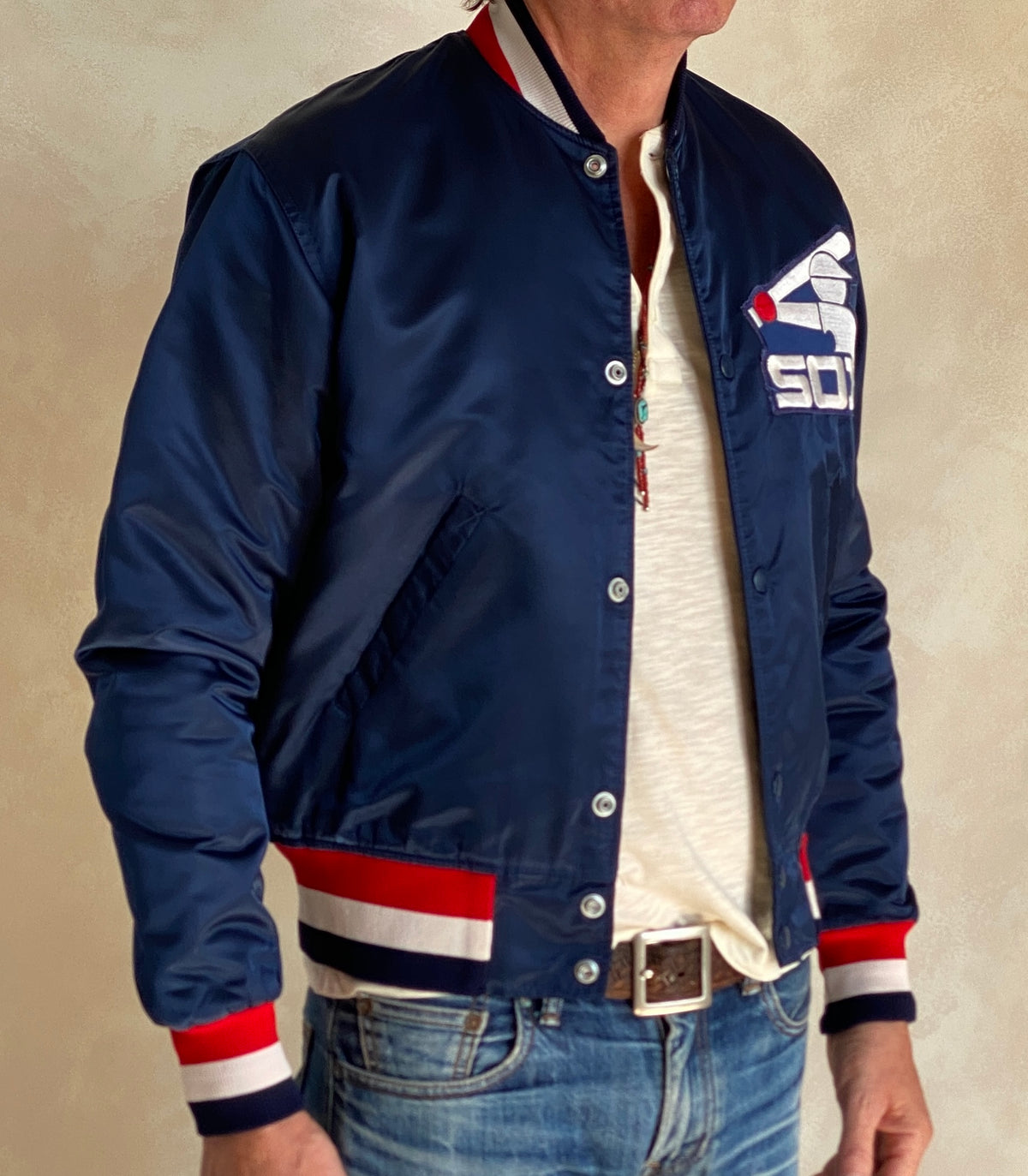 Size Small . Vintage White Sox Starter jacket Made In USA-AJ357 Studio