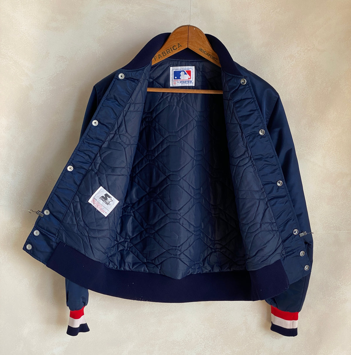 Size Small . Vintage White Sox Starter jacket Made In USA-AJ357 Studio