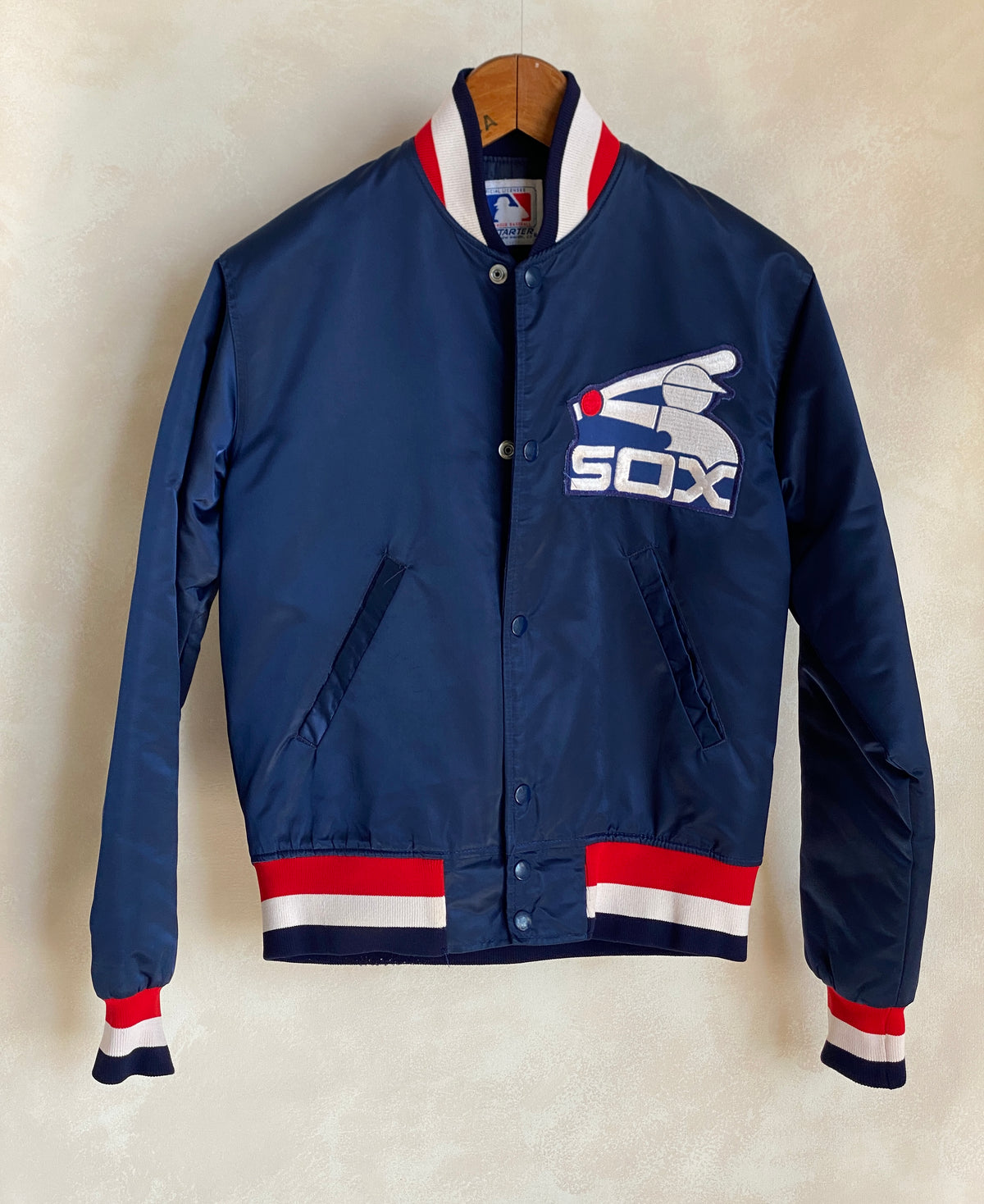 Size Small . Vintage White Sox Starter jacket Made In USA-AJ357 Studio