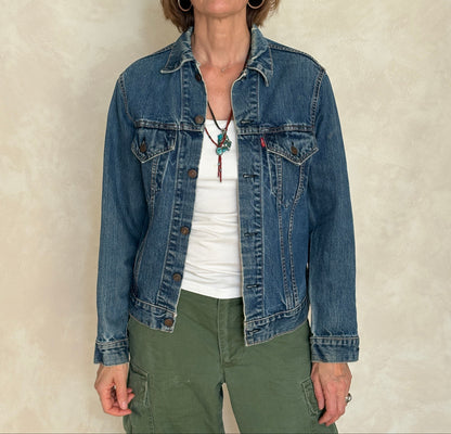 Size 36US / 46EU . Vintage Early 70s 2 pocket Levi’s Denim Jacket 70505 – Single Stitch, Made in USA-AJ357 Studio