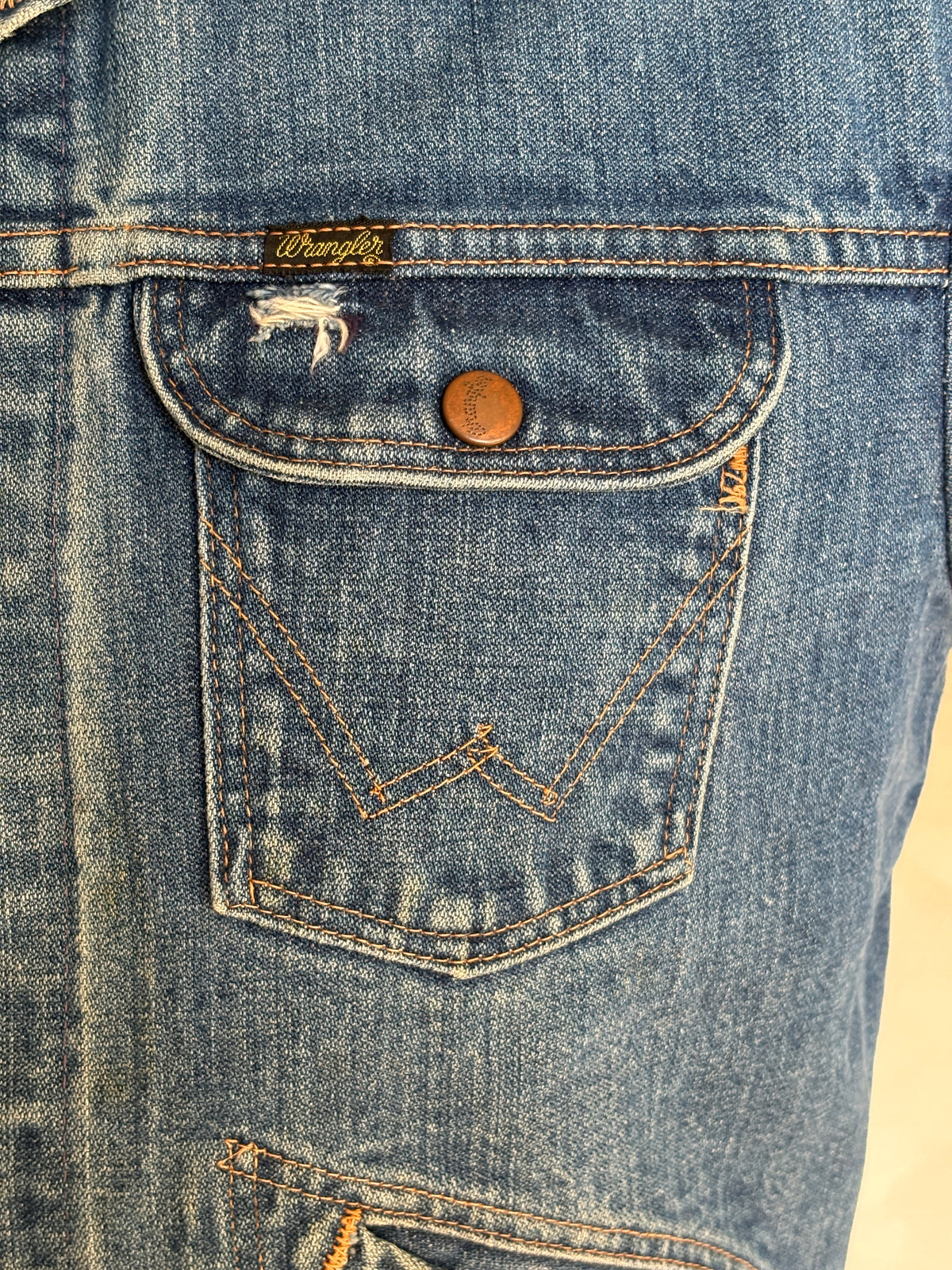 Size 44US / 54 EU Authentic 70s Wrangler denim jacket -4 pockets- Made in the USA-AJ357 Studio