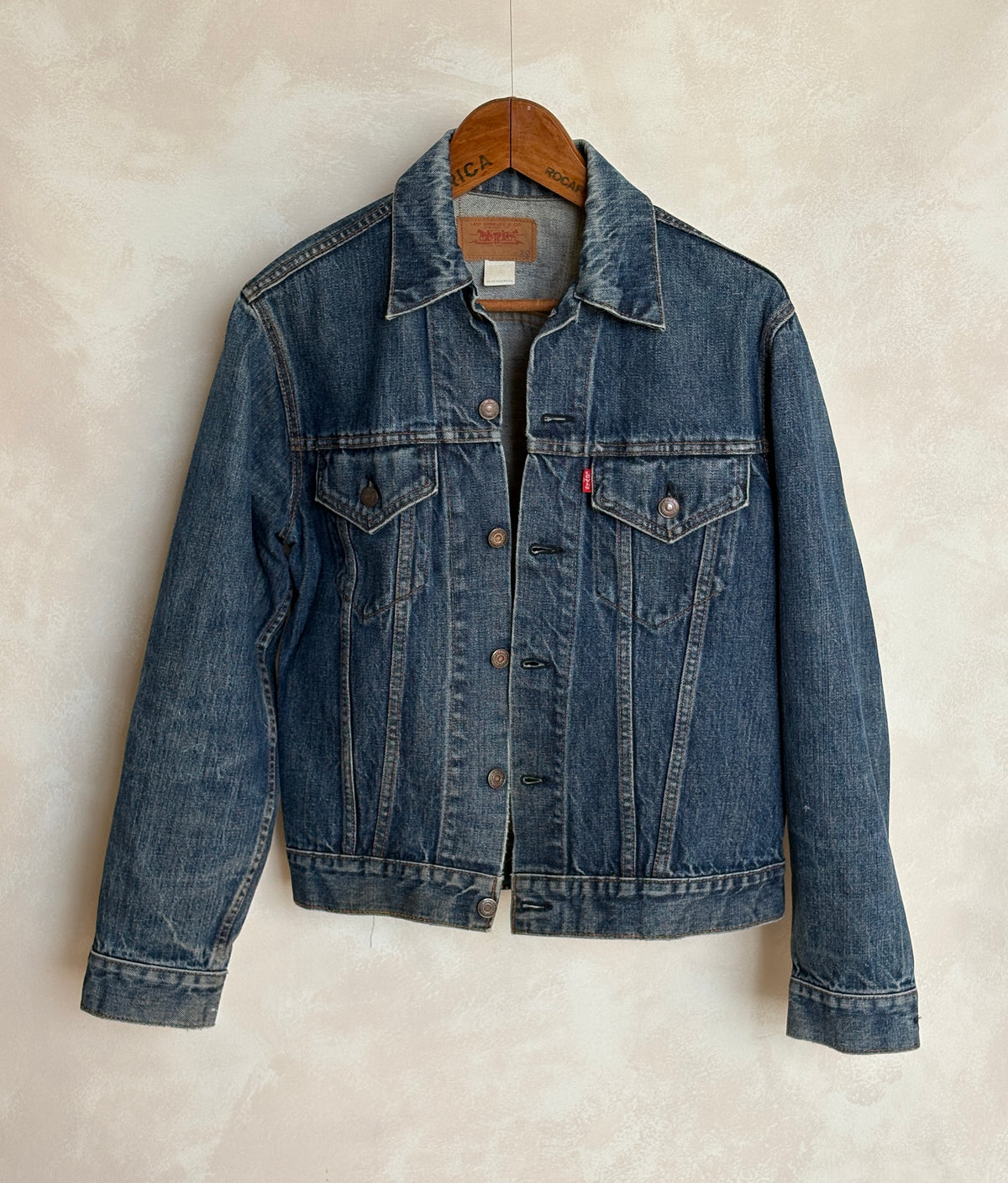 Size 38US / 48EU. Vintage Early 70s 2 pocket Levi’s Denim Jacket 70505 – Single Stitch, Made in USA-AJ357 Studio
