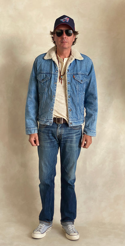 Size 40 US (50 EU). 4 pockets Vintage Levis sherpa fleece Jacket Made in USA.-AJ357 Studio