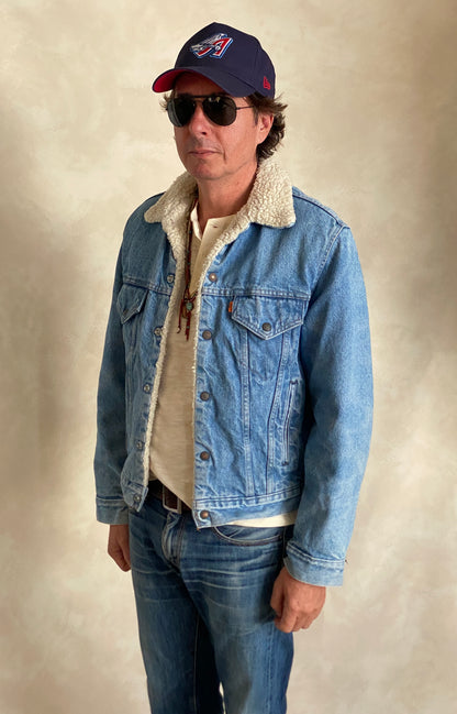 Size 40 US (50 EU). 4 pockets Vintage Levis sherpa fleece Jacket Made in USA.-AJ357 Studio