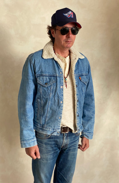 Size 40 US (50 EU). 4 pockets Vintage Levis sherpa fleece Jacket Made in USA.-AJ357 Studio