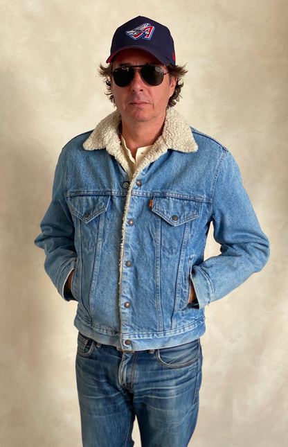 Size 40 US (50 EU). 4 pockets Vintage Levis sherpa fleece Jacket Made in USA.-AJ357 Studio