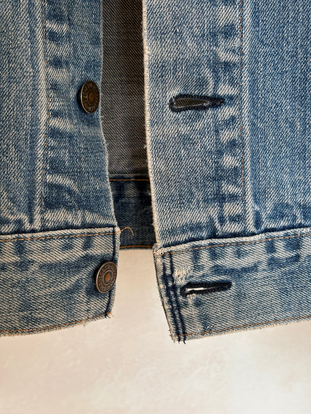 Size 40US / 50EU. Vintage 70s 2 pocket Levi’s Denim Jacket 70505 – Double Stitch, Made in USA-AJ357 Studio