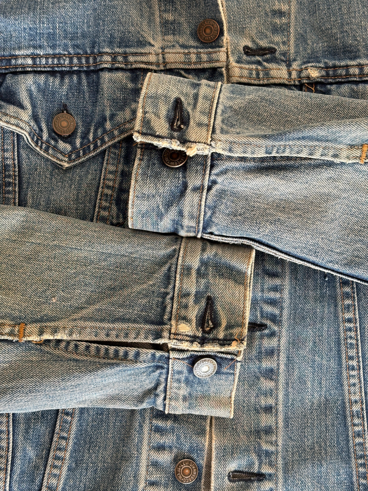 Size 40US / 50EU. Vintage 70s 2 pocket Levi’s Denim Jacket 70505 – Double Stitch, Made in USA-AJ357 Studio