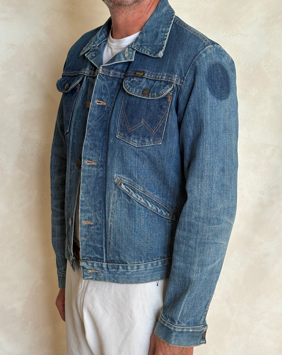 Size 40 Long US. Authentic 70s Wrangler denim jacket -4 pockets- Made in the USA-AJ357 Studio