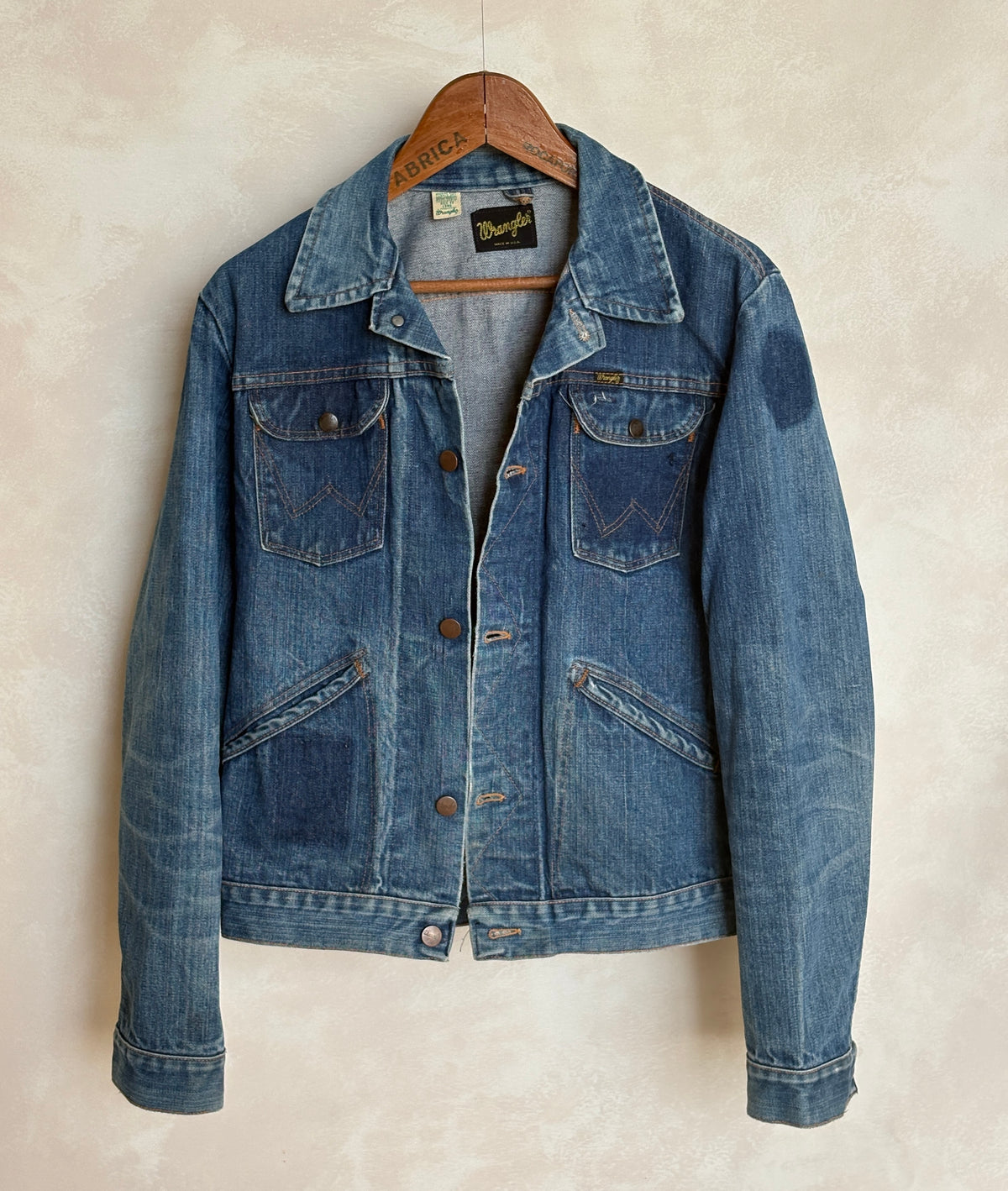 Size 40 Long US. Authentic 70s Wrangler denim jacket -4 pockets- Made in the USA-AJ357 Studio