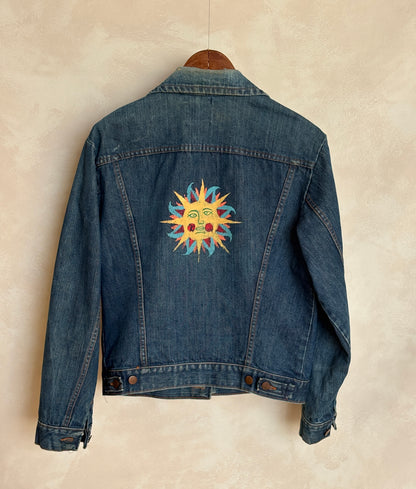 Size 38US / 48EU. Original 70s Wrangler denim jacket with painted back – Made in the USA-AJ357 Studio
