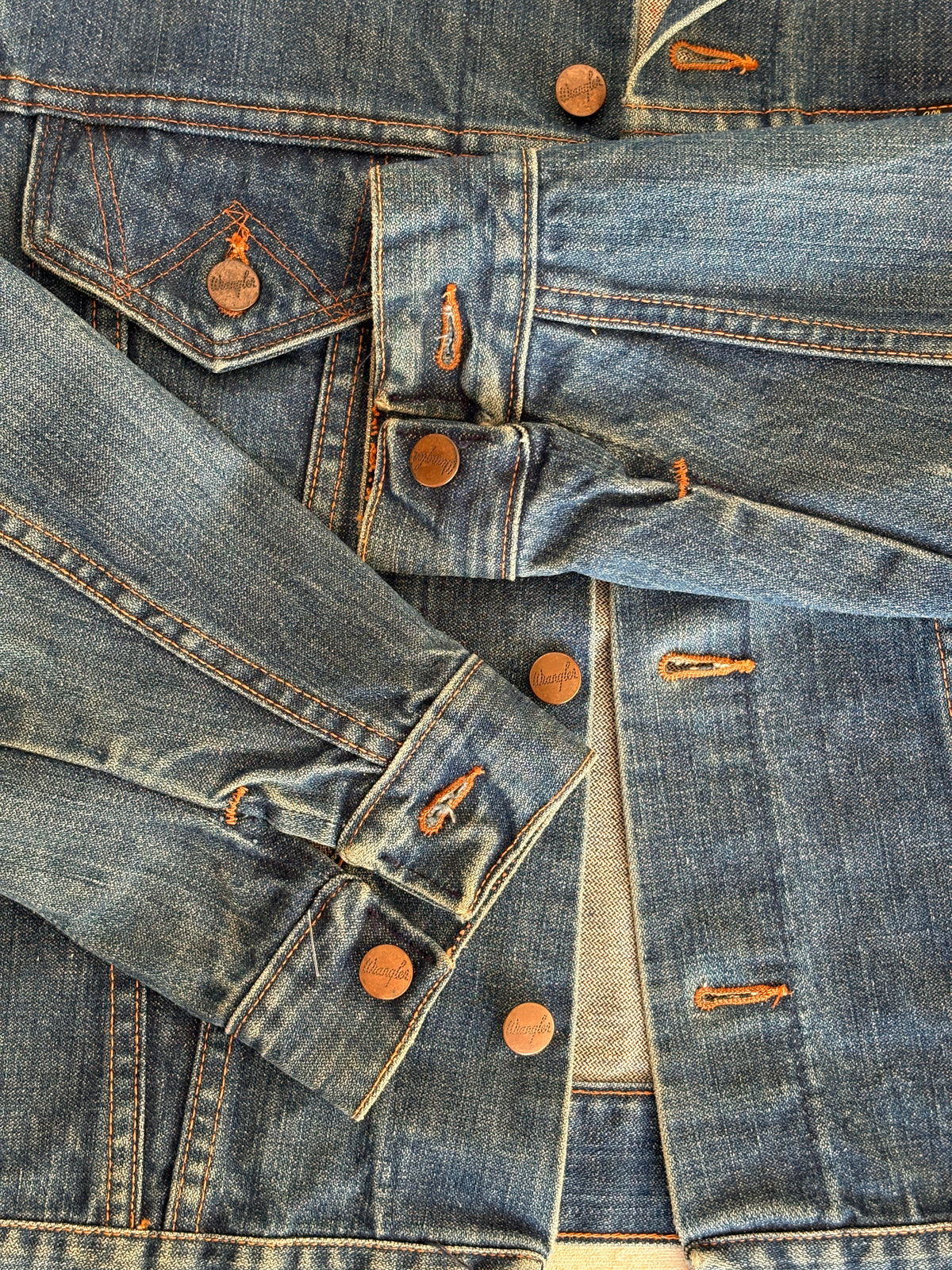 Size 38US / 48EU. Original 70s Wrangler denim jacket with painted back – Made in the USA-AJ357 Studio