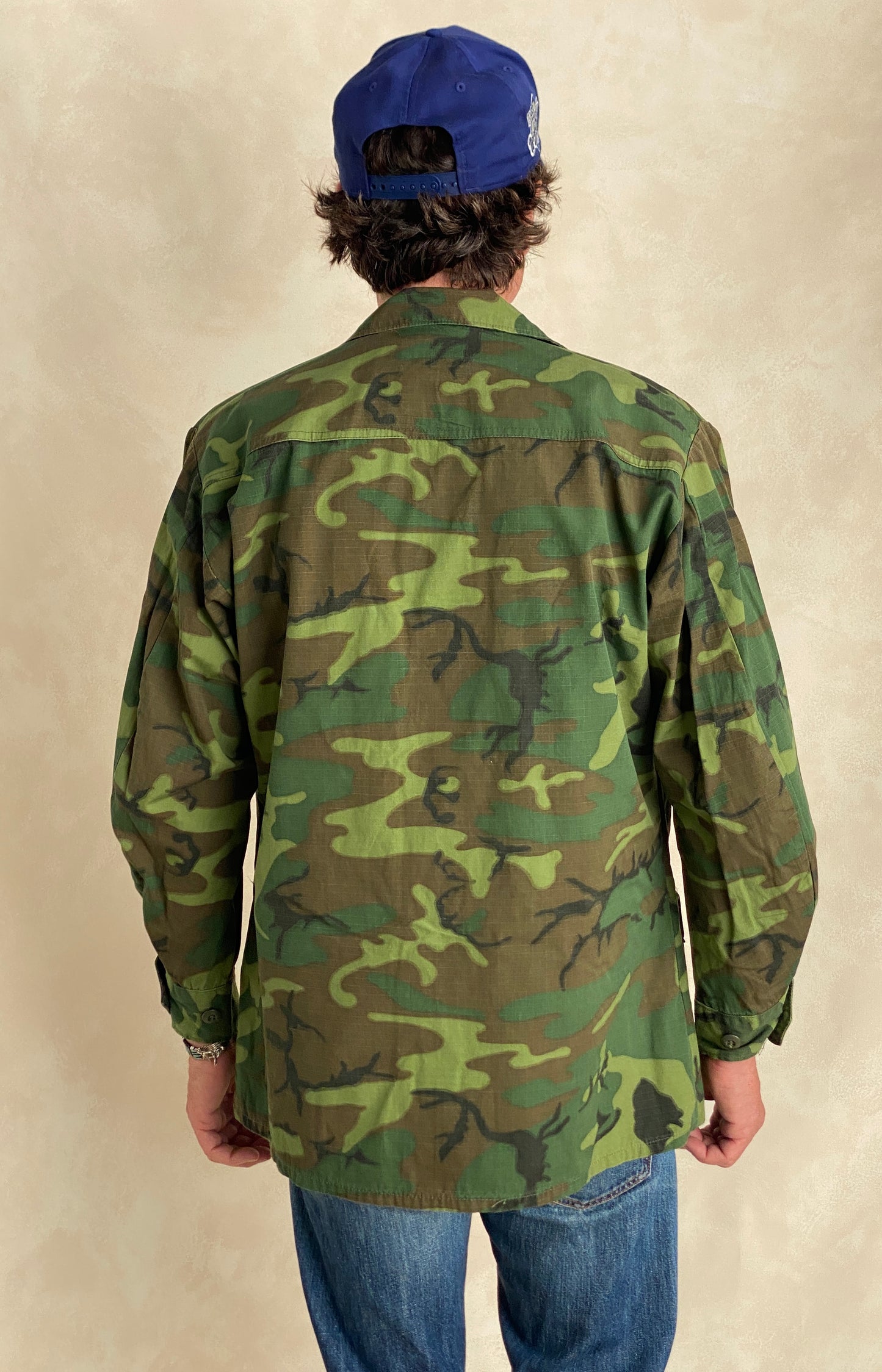 Med Short. Authentic 1977 US Army vintage camouflage  jungle jacket.