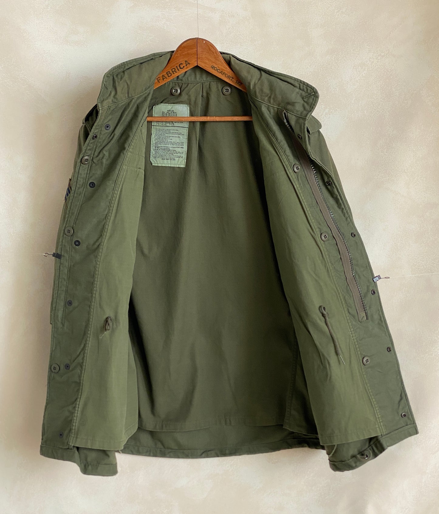 Authentic 1987 US Army M-65 field jacket, classic military vintage coat in size Medium Long