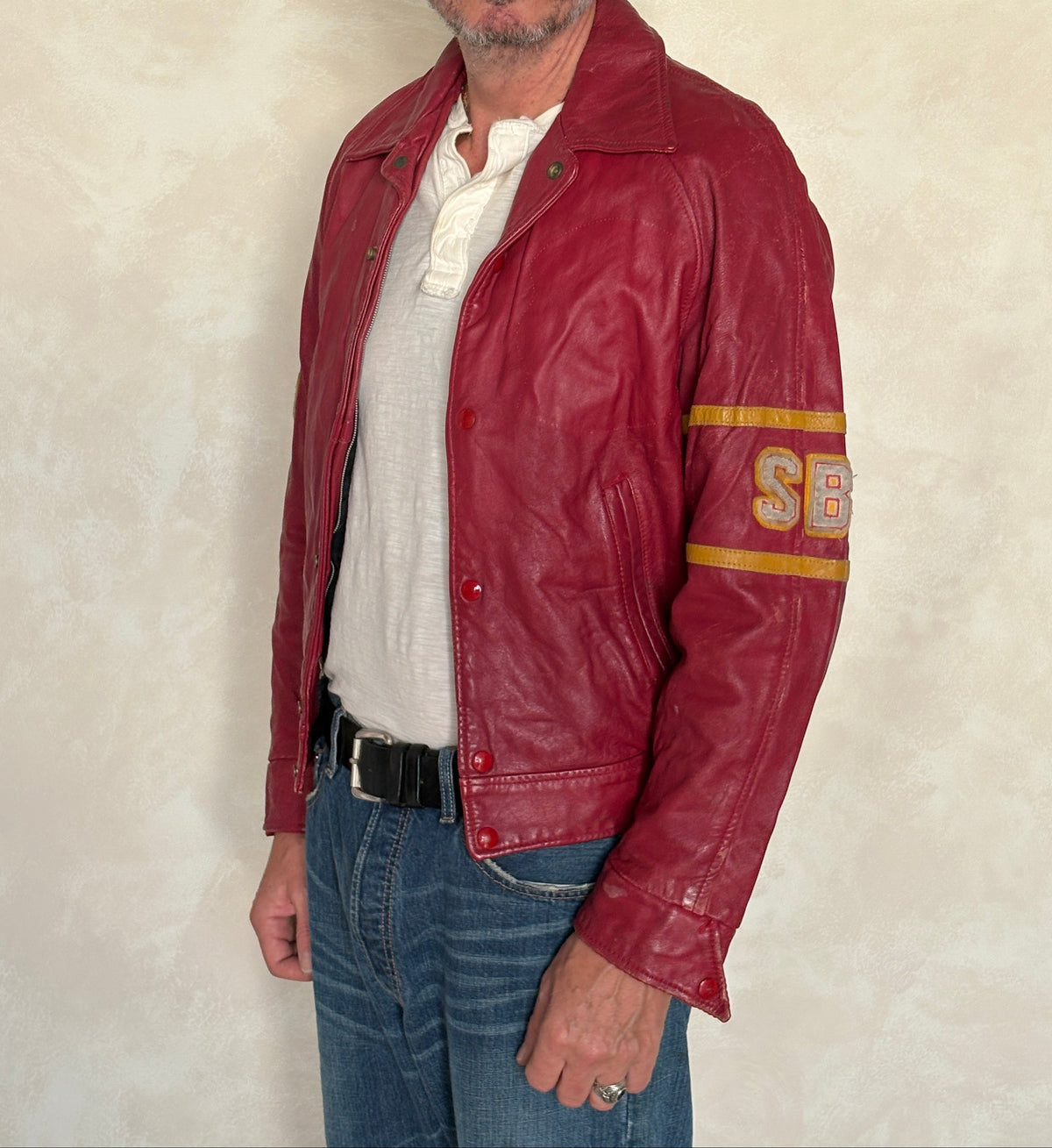Size 38US / 48EU. Vintage 1970s Redmen Leather Varsity Jacket — St. Boniface College Style — Canadian Sports Team Bomber #29 SB Patch-AJ357 Studio