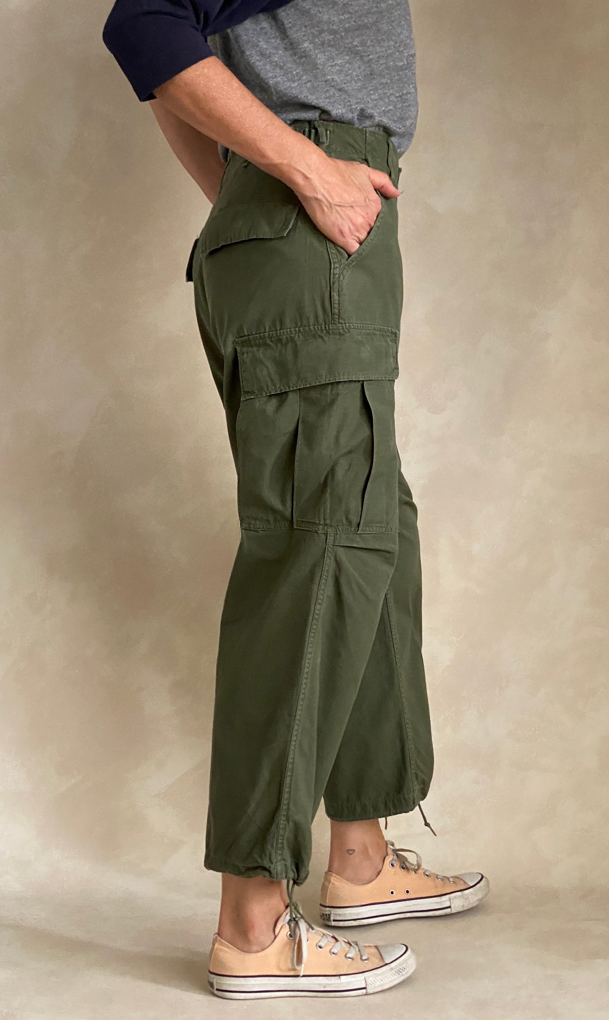 Small Short . 1969 Authentic US Army Vietnam war era OG-107 jungle pants. Fit 27 To 31 USA - USA Vintage Bcn