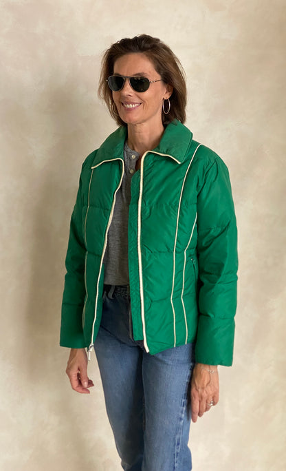 Women size Med. Vintage Down filled ski jacket-AJ357 Studio