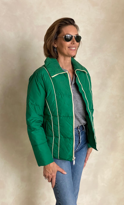 Women size Med. Vintage Down filled ski jacket-AJ357 Studio