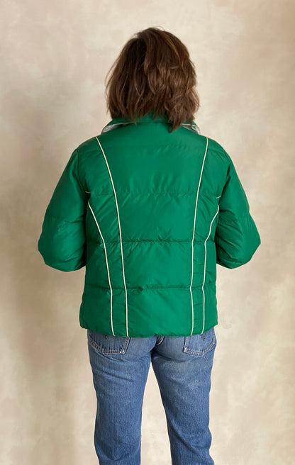 Women size Med. Vintage Down filled ski jacket-AJ357 Studio
