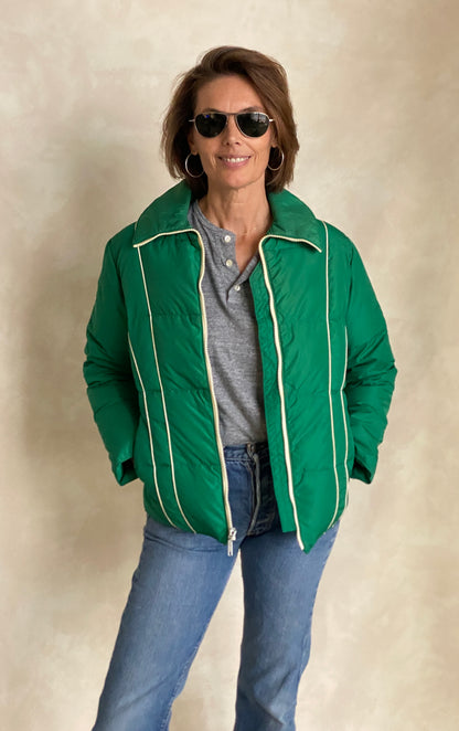 Women size Med. Vintage Down filled ski jacket-AJ357 Studio