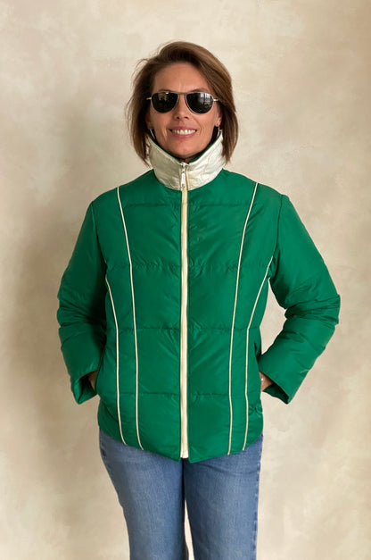 Women size Med. Vintage Down filled ski jacket-AJ357 Studio