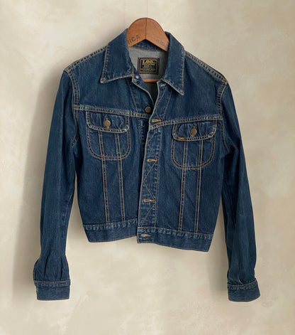 Women size Large. Lee 2 pockets jacket ( newer model )-AJ357 Studio