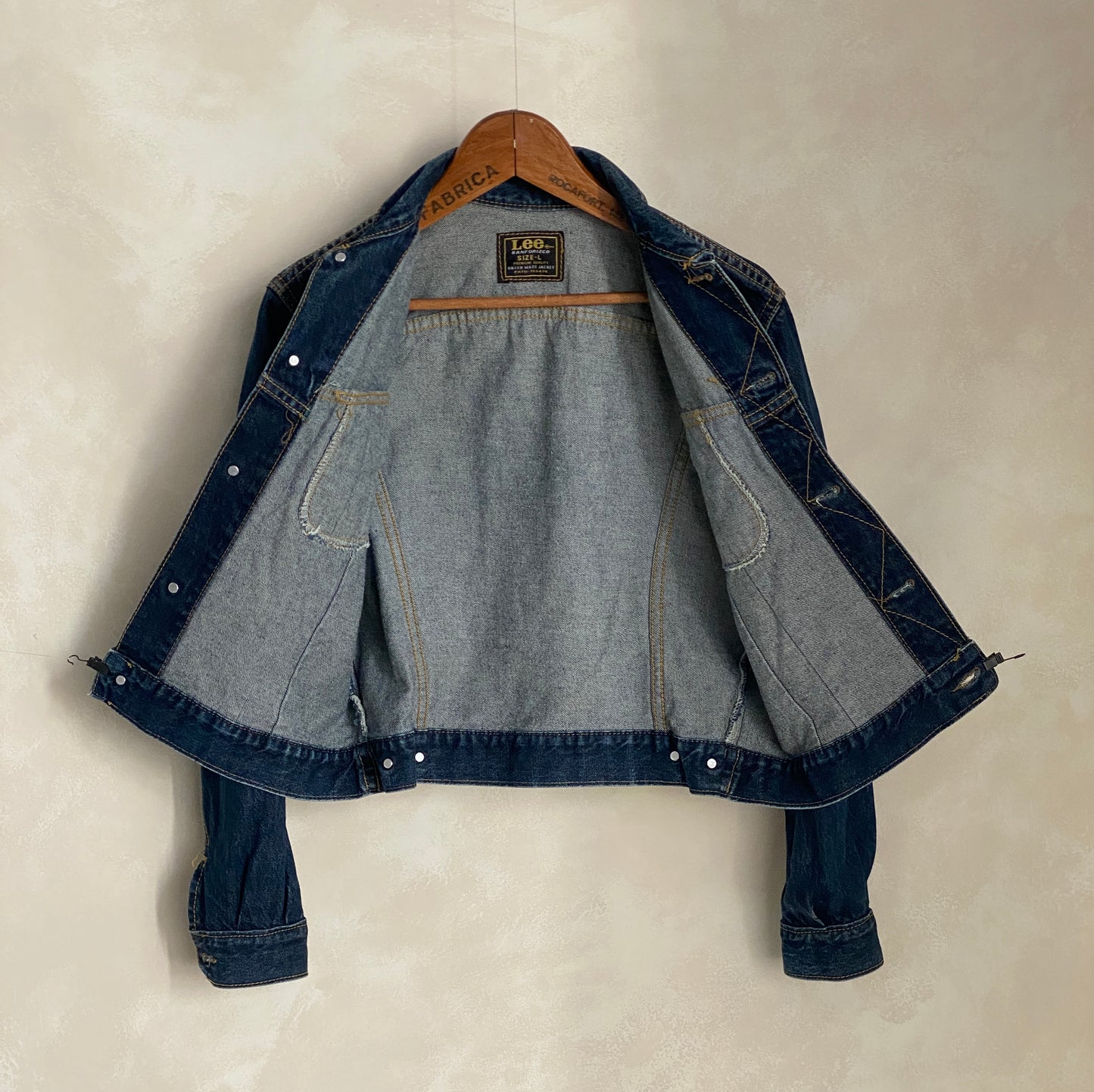 Women size Large. Lee 2 pockets jacket ( newer model ) - USA Vintage Bcn