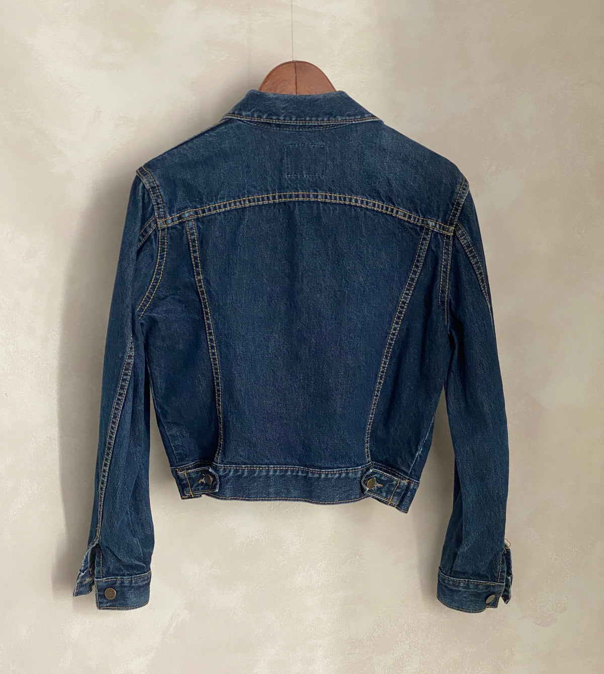 Women size Large. Lee 2 pockets jacket ( newer model )-AJ357 Studio