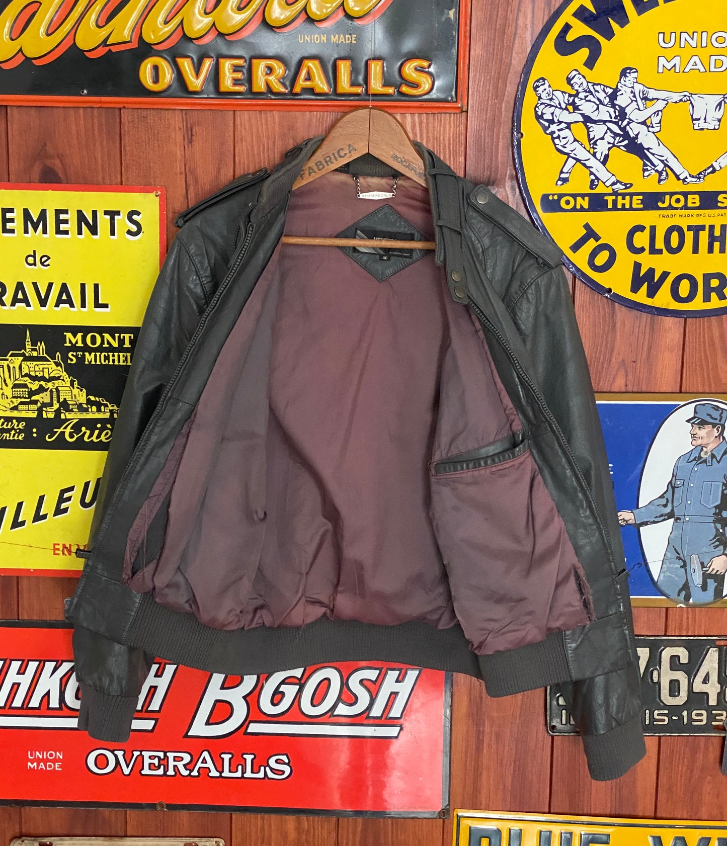 Vintage 1980s Members Only jacket with classic retro design, size 40US 50EU