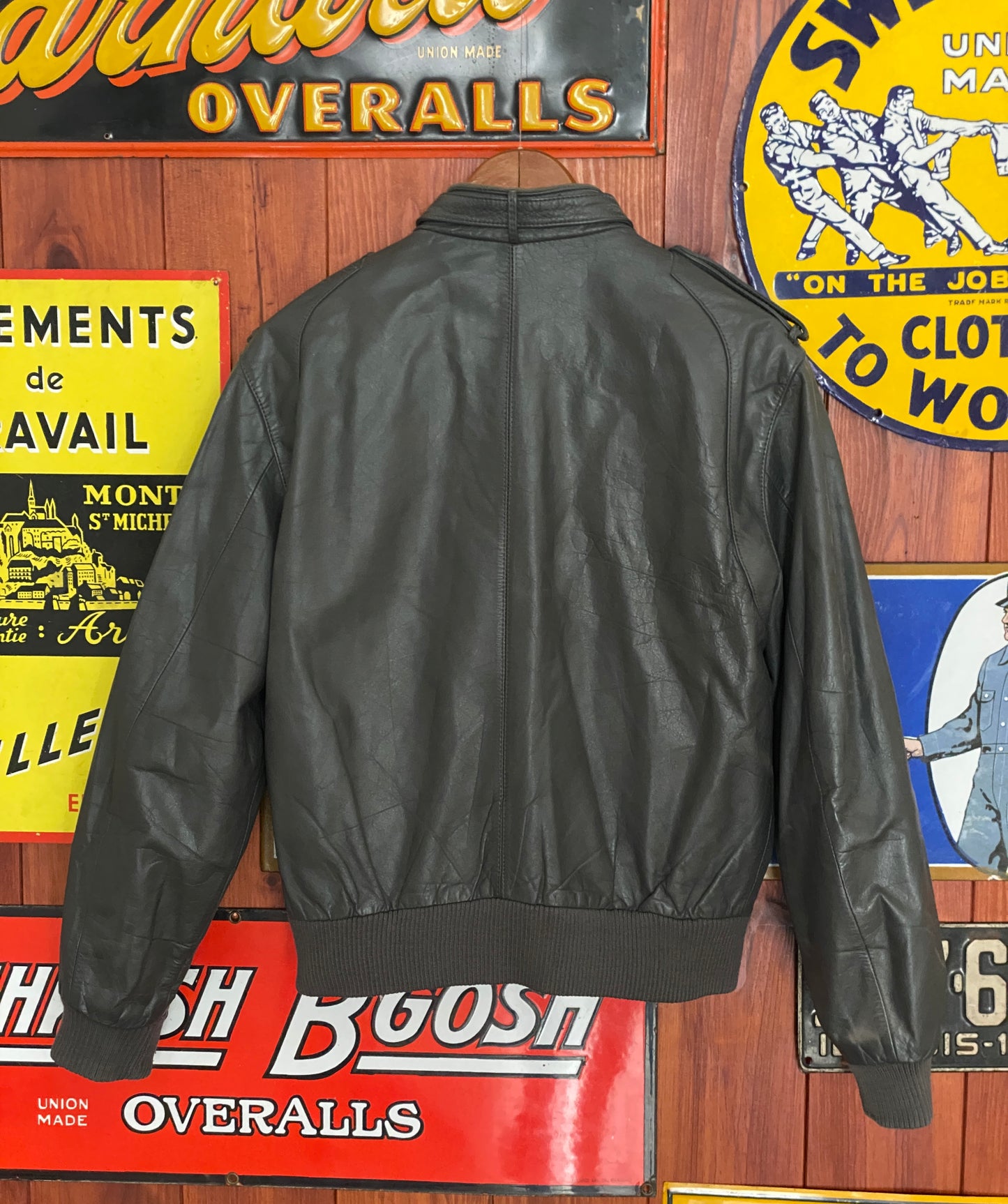 Vintage 1980s Members Only jacket with classic retro design, size 40US 50EU