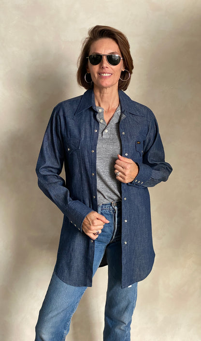 Size Small . NOS Vintage Lee denim shirt Made in USA-AJ357 Studio