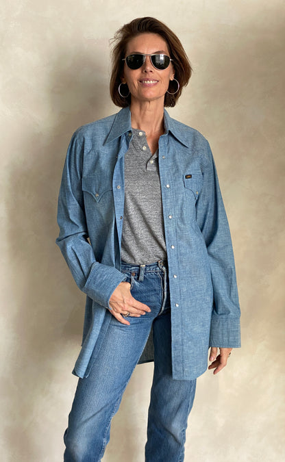 Size Small. NOS Vintage Lee chambray shirt Made in USA-AJ357 Studio