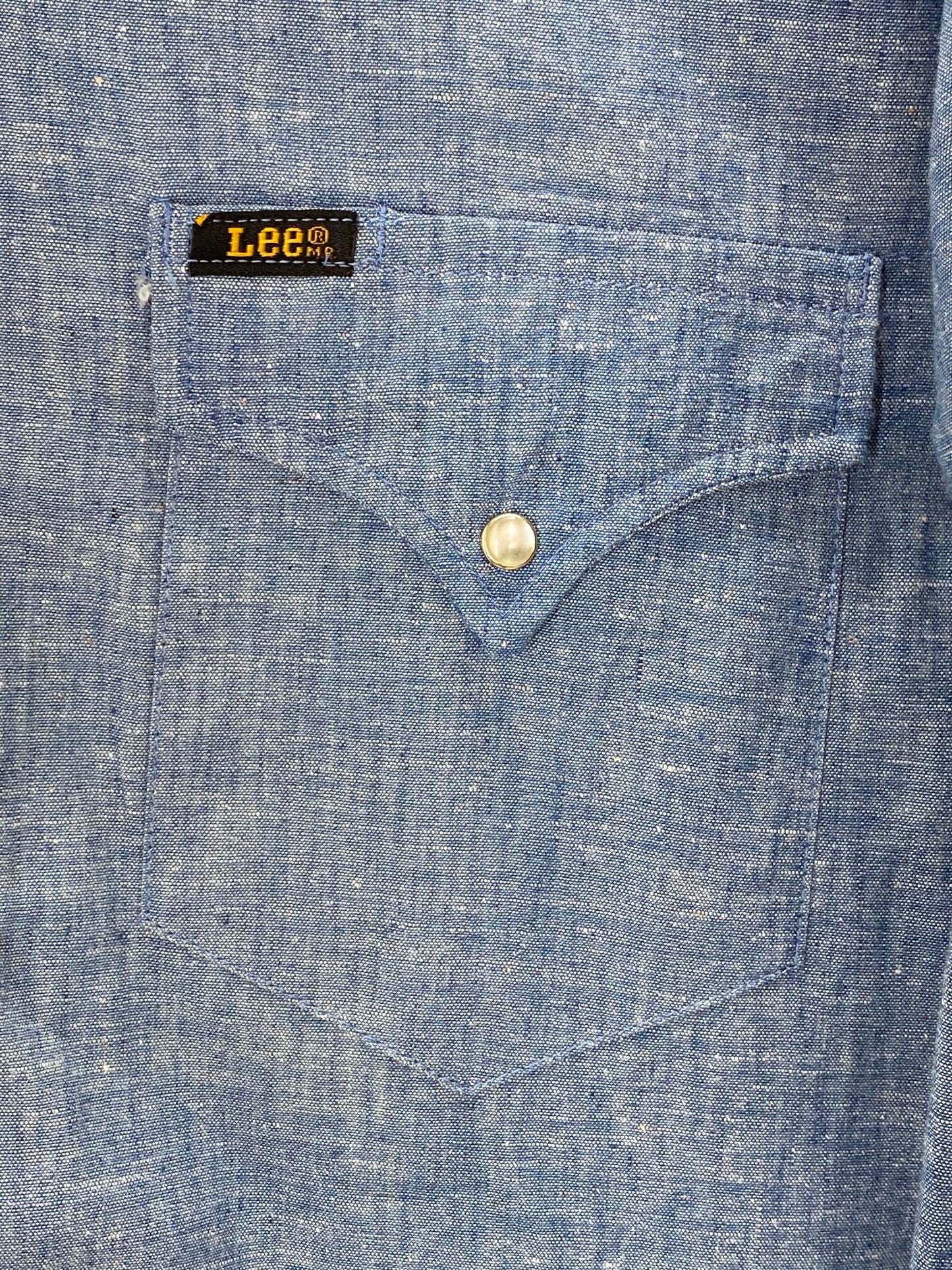 Size Small. NOS Vintage Lee chambray shirt Made in USA - USA Vintage Bcn