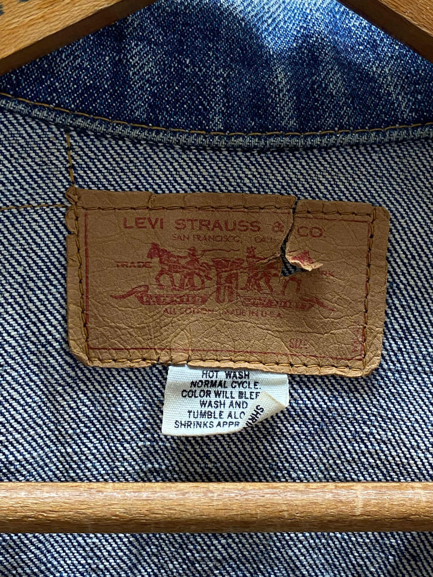 Size 44US / 54EU Guns N Roses Vintage 70s Levi’s Denim Jacket – 2 Pockets – Made in USA - USA Vintage Bcn