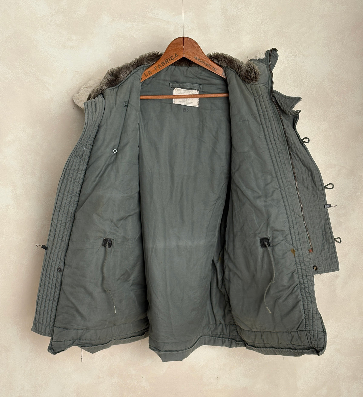 Authentic 1982 US Air Force N-3B Flight Jacket Parka — Extreme Cold Weather — Size Medium-AJ357 Studio