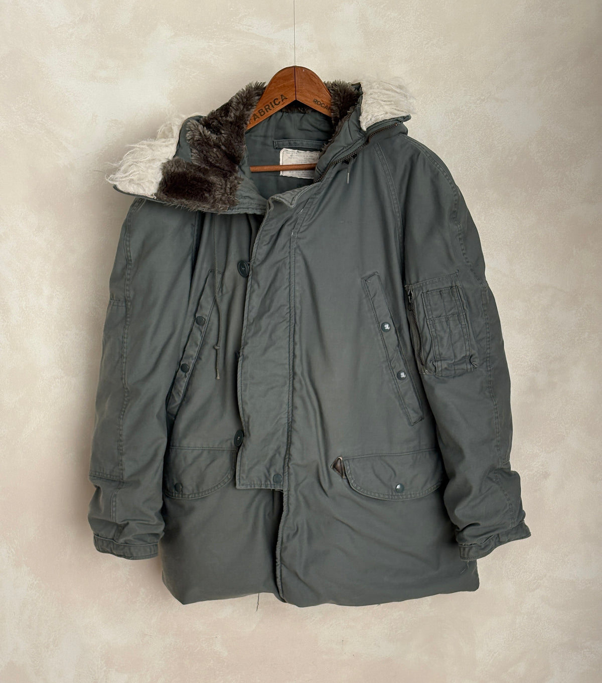 Authentic 1982 US Air Force N-3B Flight Jacket Parka — Extreme Cold Weather — Size Medium-AJ357 Studio