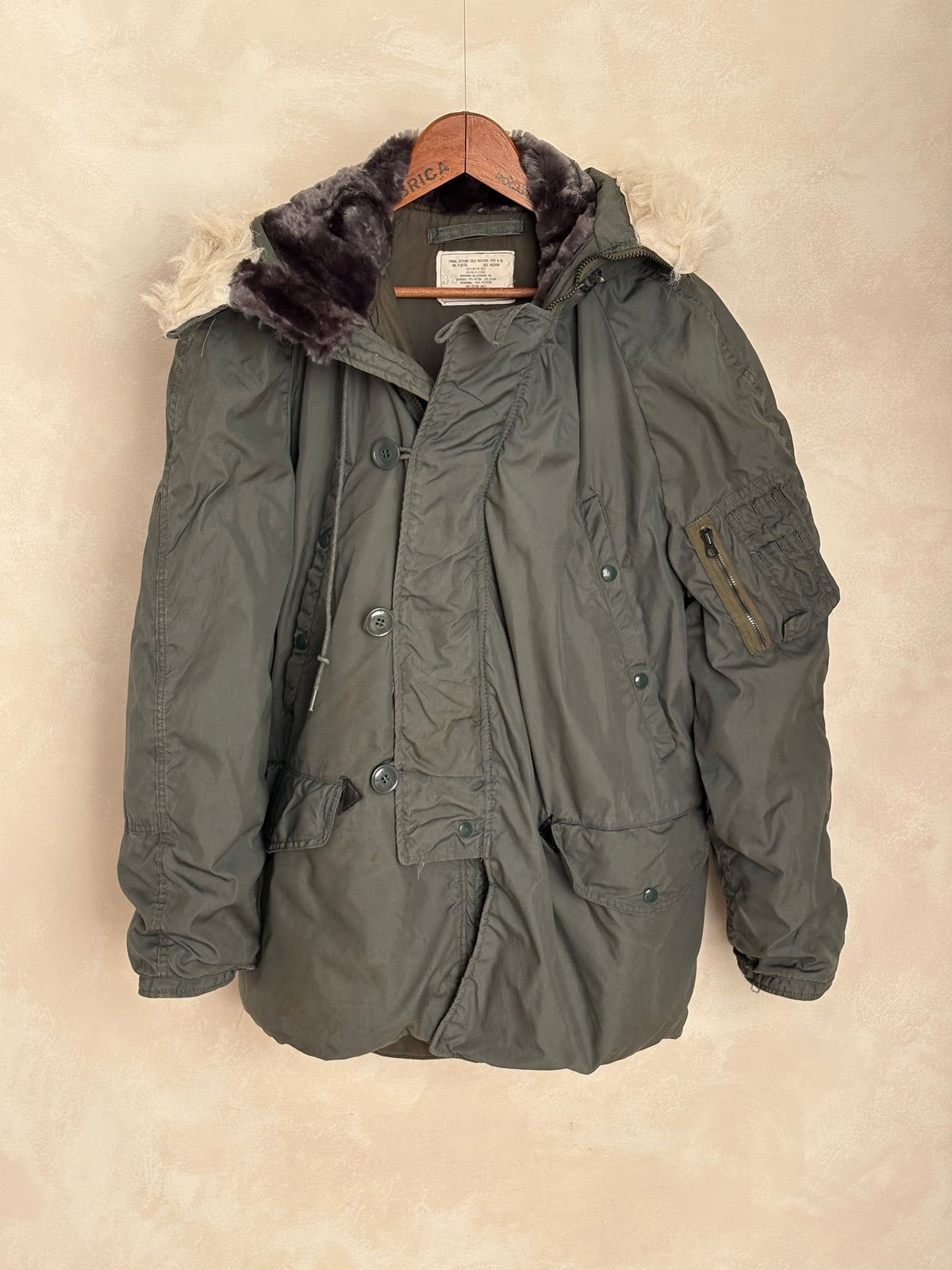 Authentic 1981 US Air Force N-3B Flight Jacket Parka — Extreme Cold Weather — Size Medium-AJ357 Studio