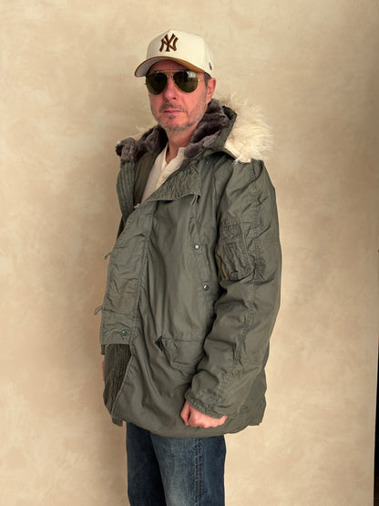 Authentic 1981 US Air Force N-3B Flight Jacket Parka — Extreme Cold Weather — Size Medium