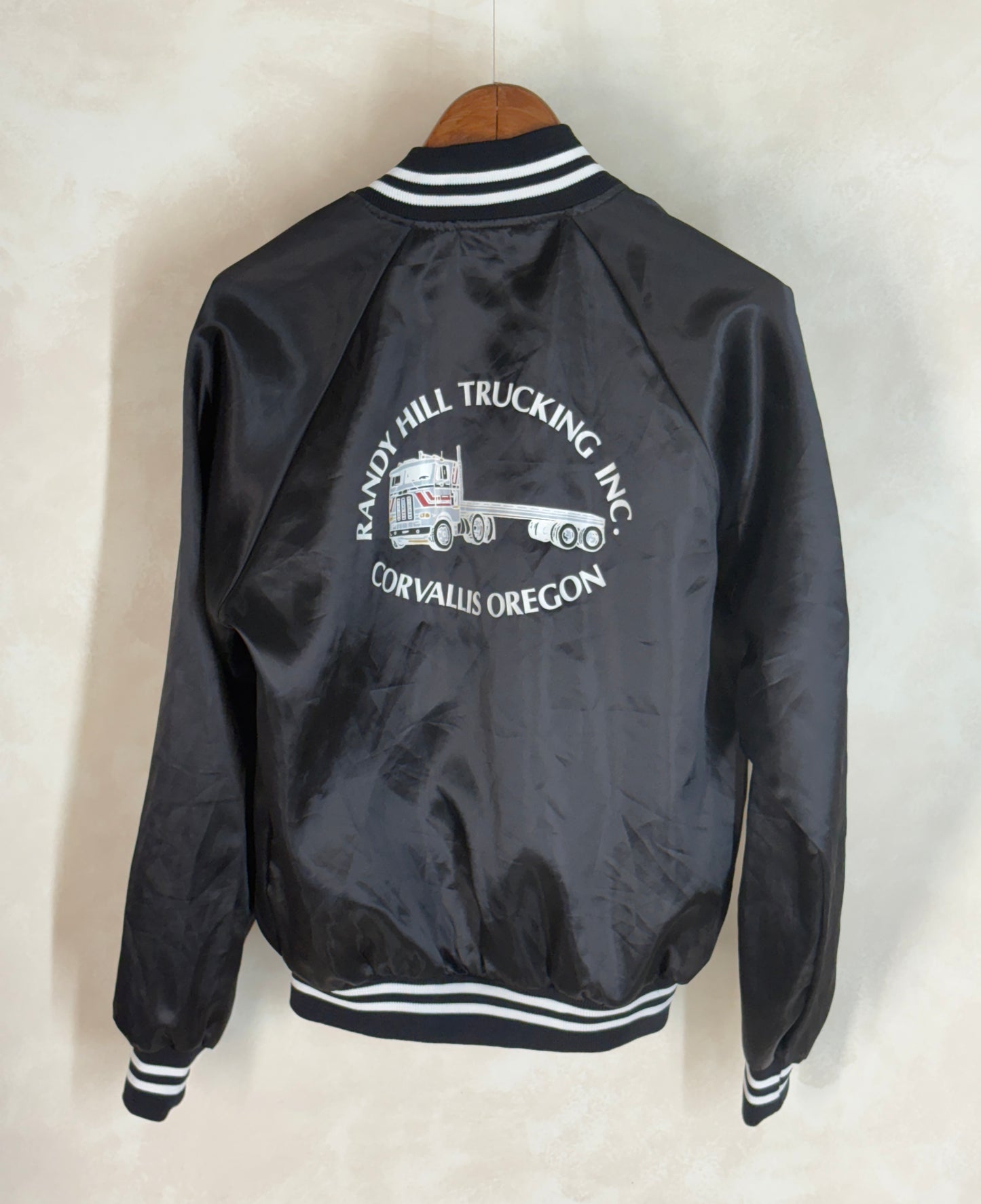 Size Medium. Vintage Black Satin Jacket Made In USA - USA Vintage Bcn