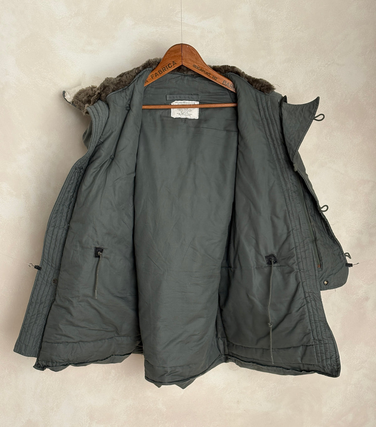 Authentic 1982 US Air Force N-3B Flight Jacket Parka — Extreme Cold Weather — Size Medium-AJ357 Studio
