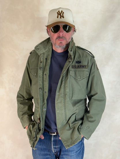 Small Reg. Authentic 82nd Airborne Division US army M-65 field jacket. Military-AJ357 Studio