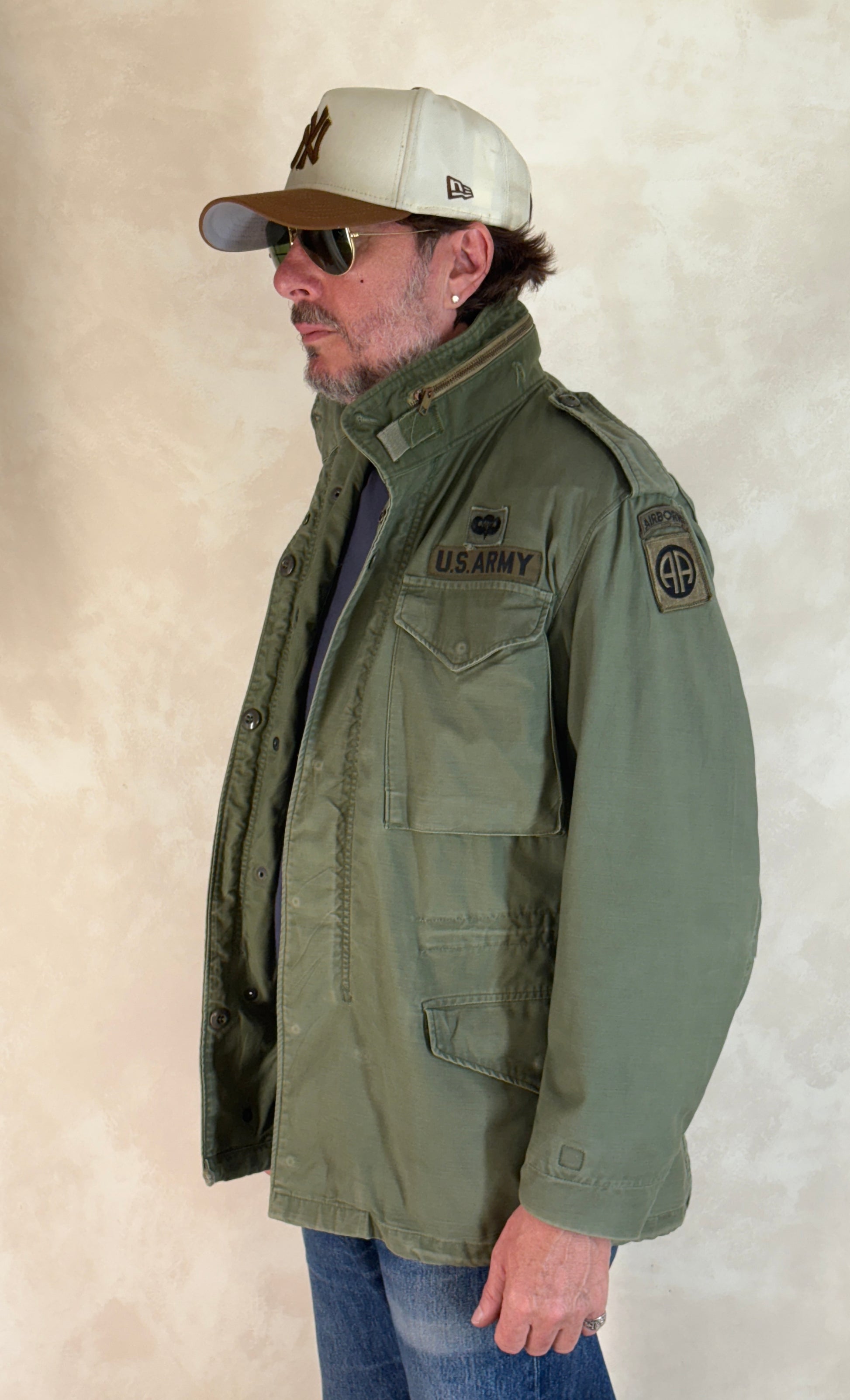 Small Reg. Authentic 82nd Airborne Division US army M-65 field jacket. Military - USA Vintage Bcn