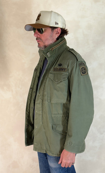 Small Reg. Authentic 82nd Airborne Division US army M-65 field jacket. Military-AJ357 Studio
