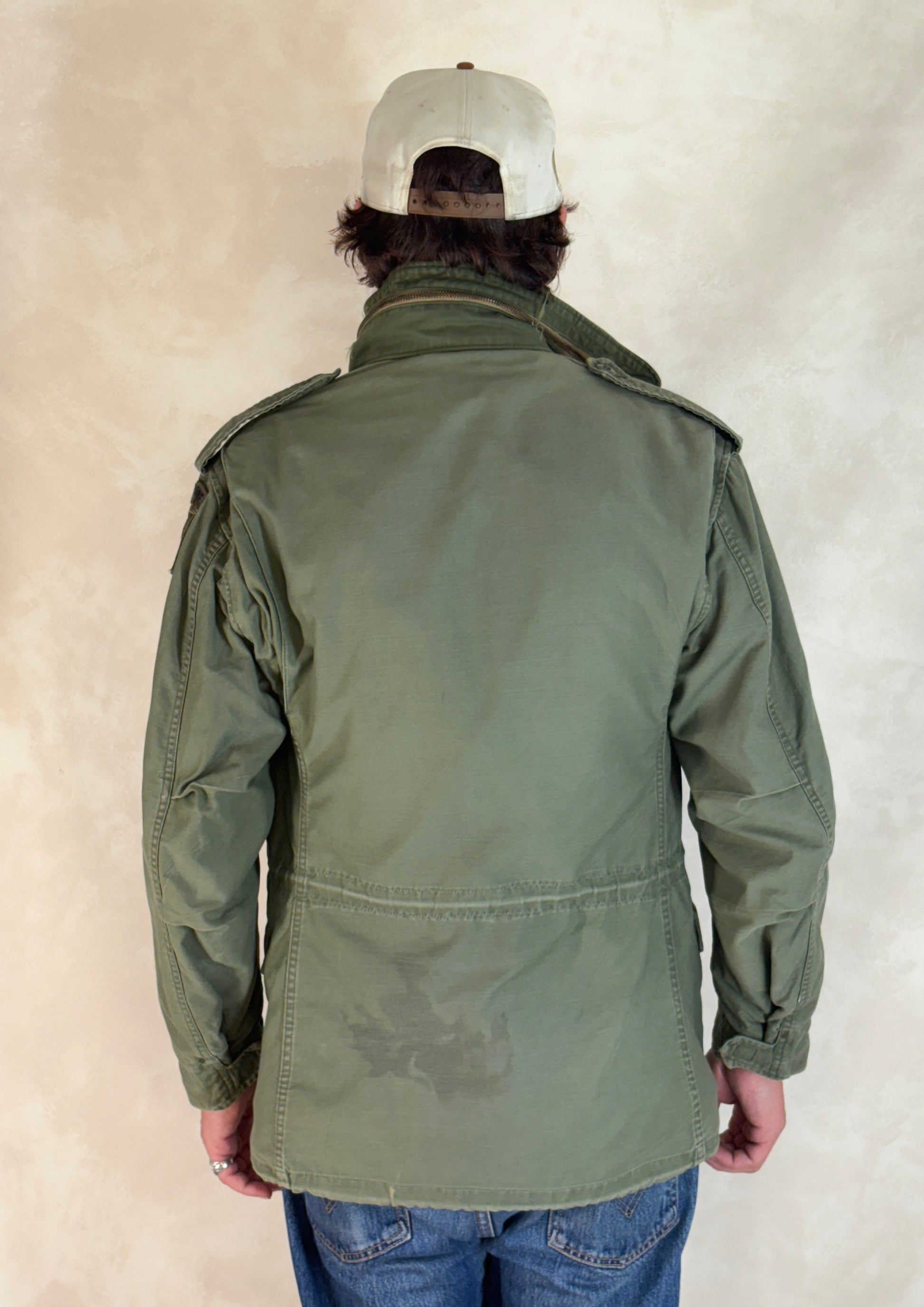 Small Reg. Authentic 82nd Airborne Division US army M-65 field jacket. Military - USA Vintage Bcn