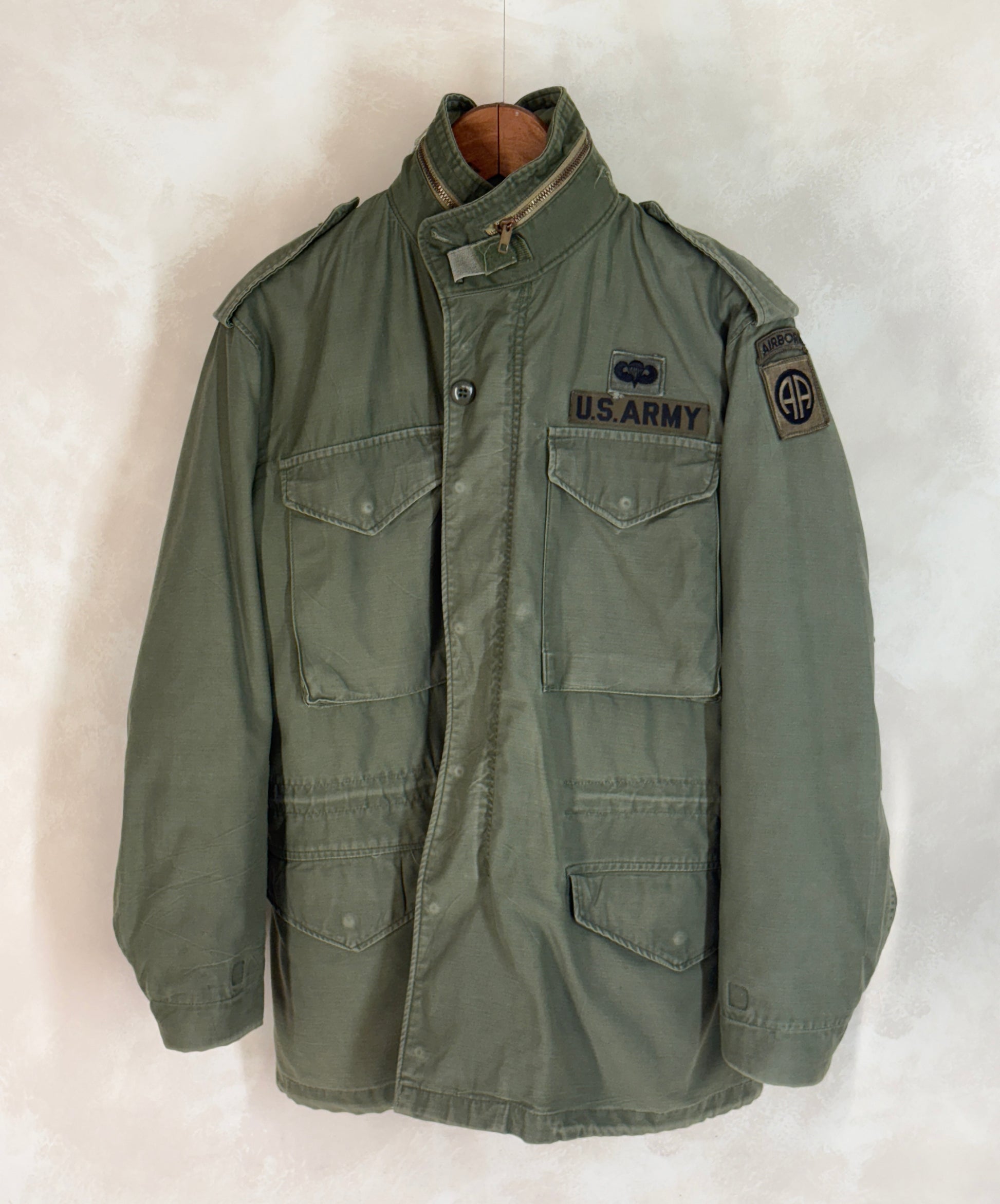 Small Reg. Authentic 82nd Airborne Division US army M-65 field jacket. Military - USA Vintage Bcn