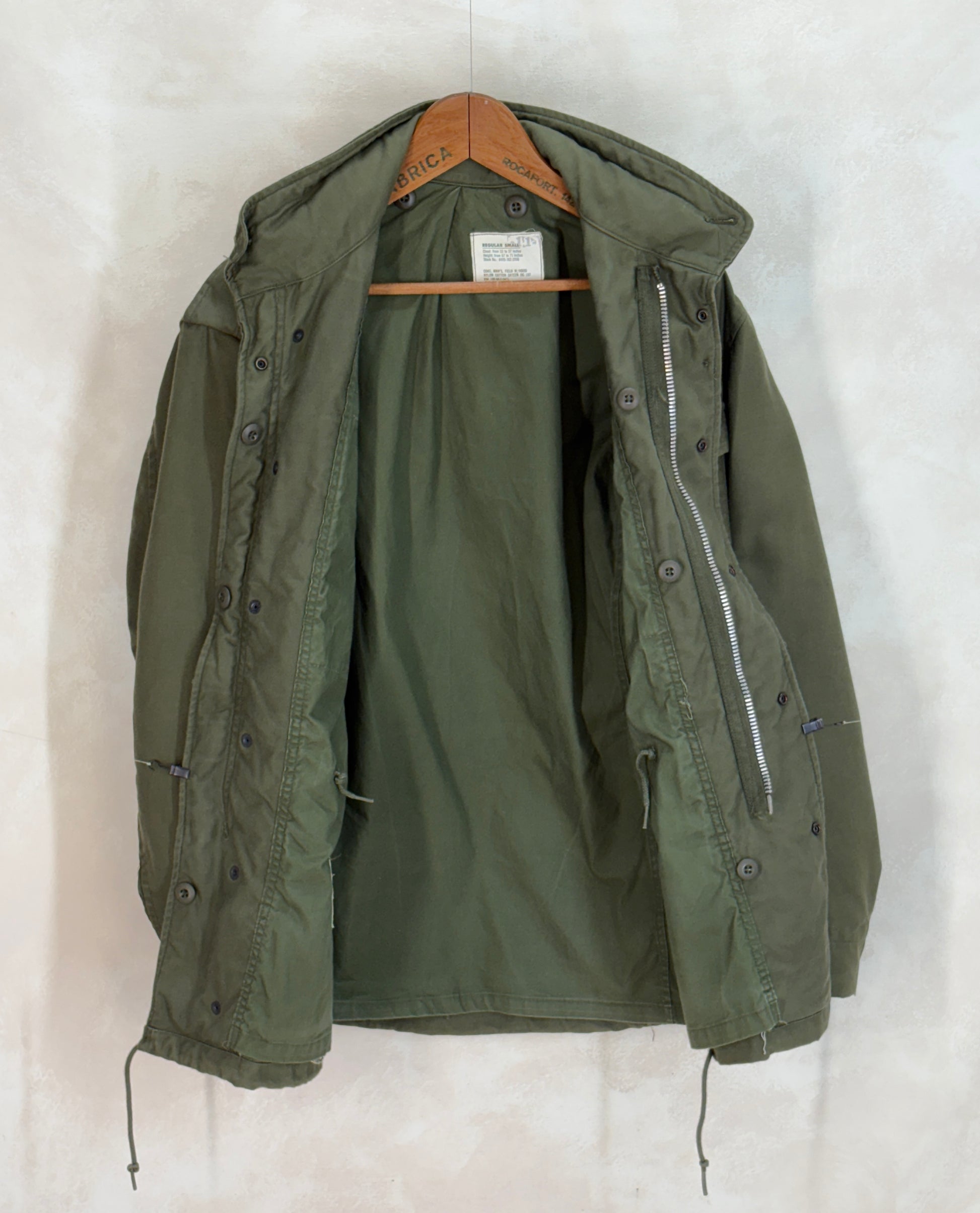 Small Reg. Authentic 1968 US Army M-65 field jacket made by John Ownbey. Military - USA Vintage Bcn