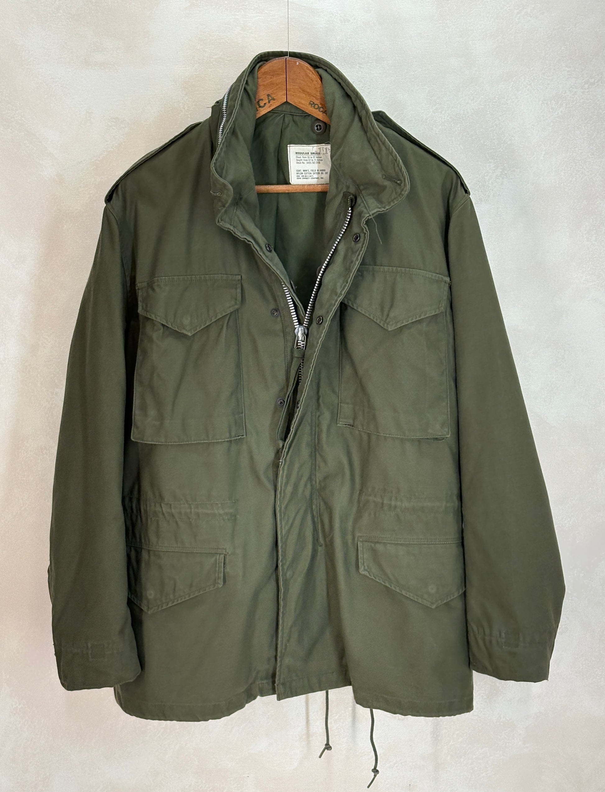 Small Reg. Authentic 1968 US Army M-65 field jacket made by John Ownbey. Military - USA Vintage Bcn